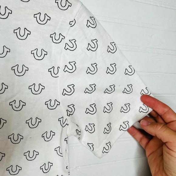 True Religion Boys Monogram Logo T-Shirt White Size L Graphic Print - Picture 7 of 13